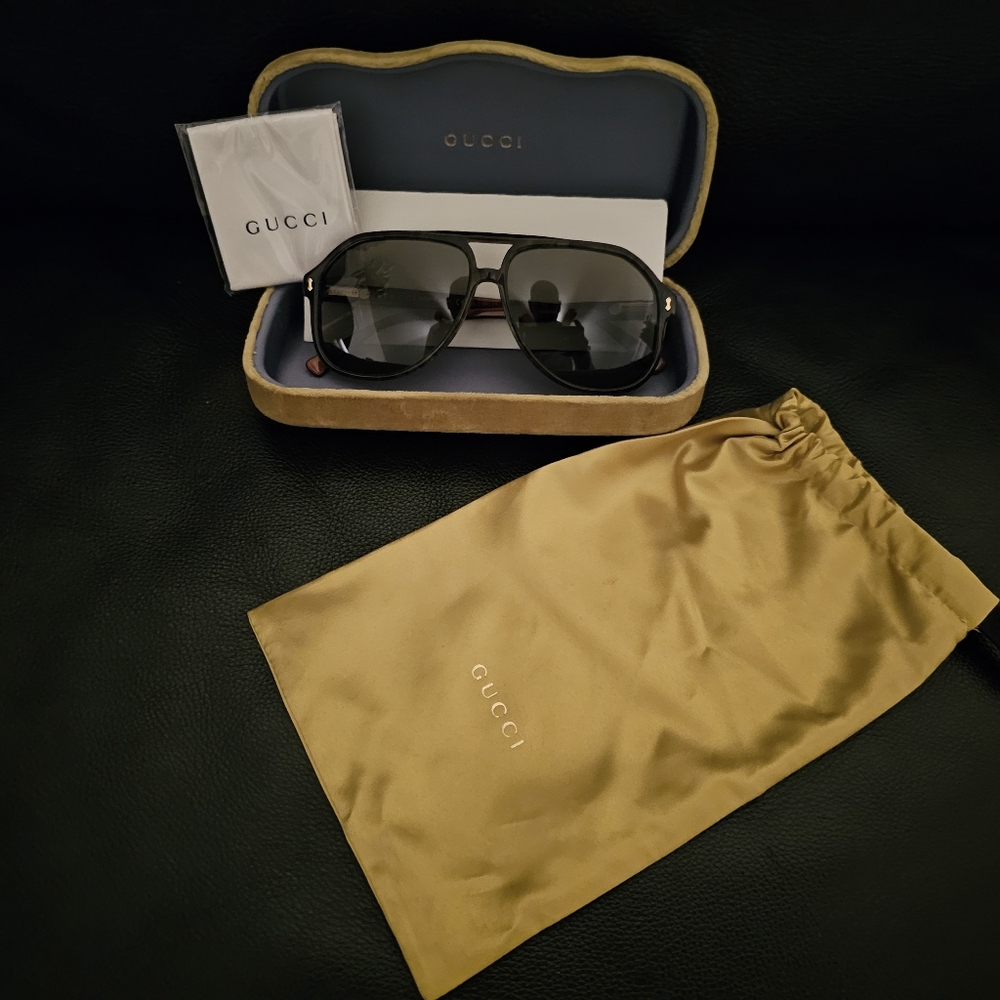 Gucci Sunglasses Brown / Green